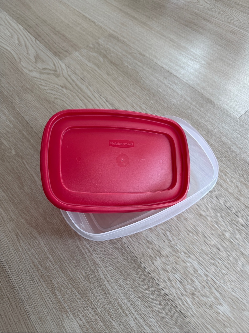 Rubbermaid 8.5 cup 2.0 liter Storage Container Red Snap Lid Clear Base Vintage